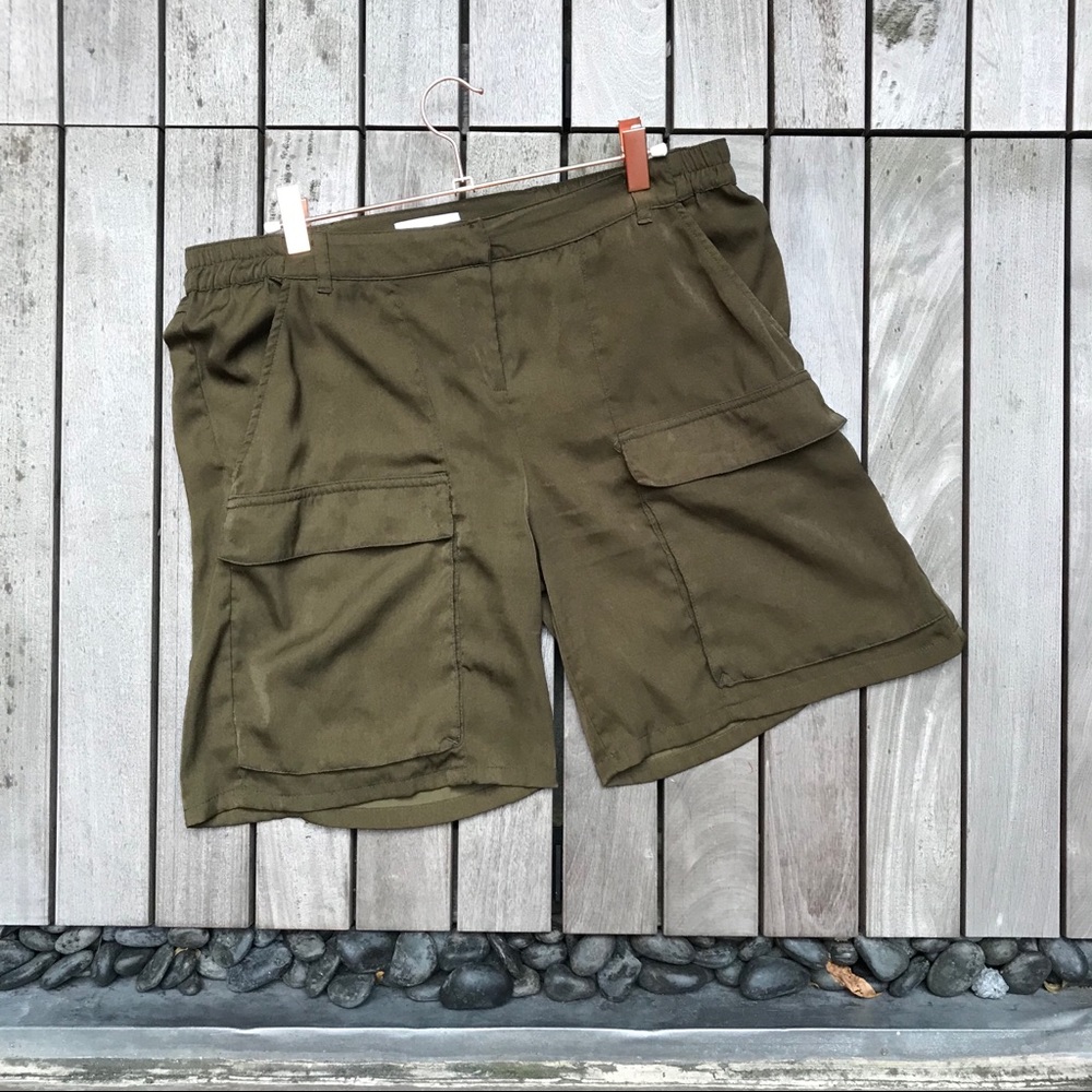 PROMOD Green Sheeny Shorts w Front Square Pockets